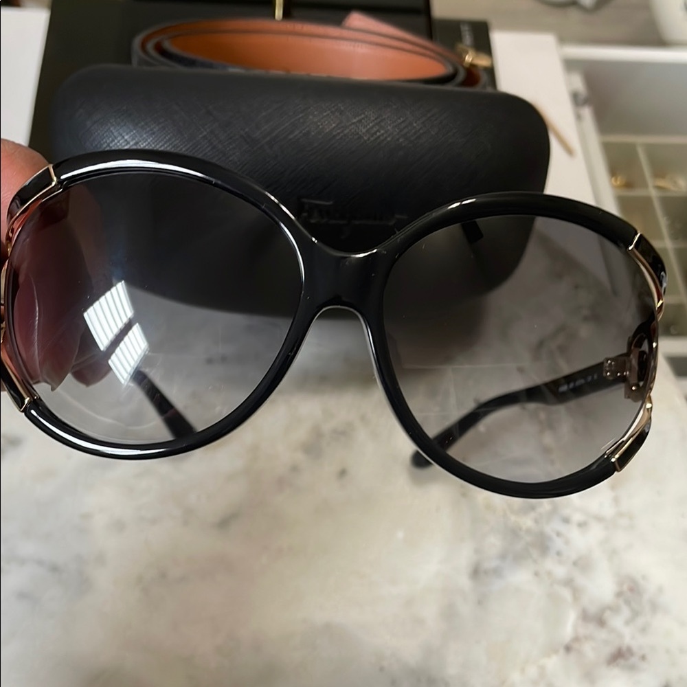 Authentic Salvatore Ferragamo SF600 Black and Gold Sunglasses - Picture 11 of 13